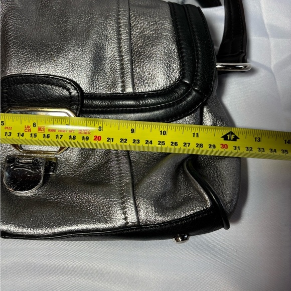 B. Makowsky Women’s Orchard Flap Shoulder Bag - Picture 13 of 15